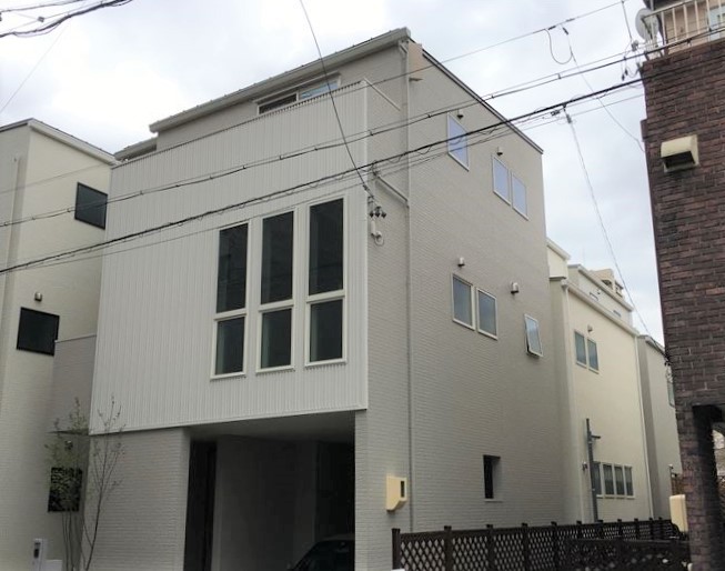 名古屋市千種区の3階建て新築にデザインアンテナを設置