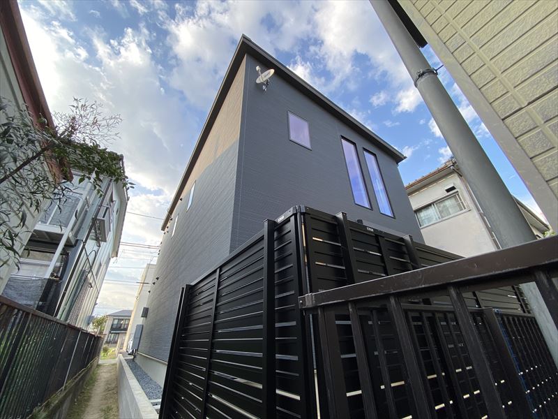 名古屋市の新築で4K8K対応BSアンテナ屋根裏工事