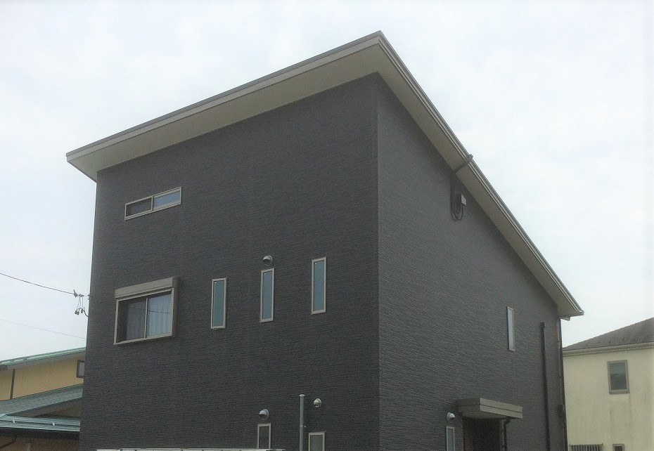 岐阜市の太陽光パネルのある新築に屋根裏テレビアンテナ取付工事