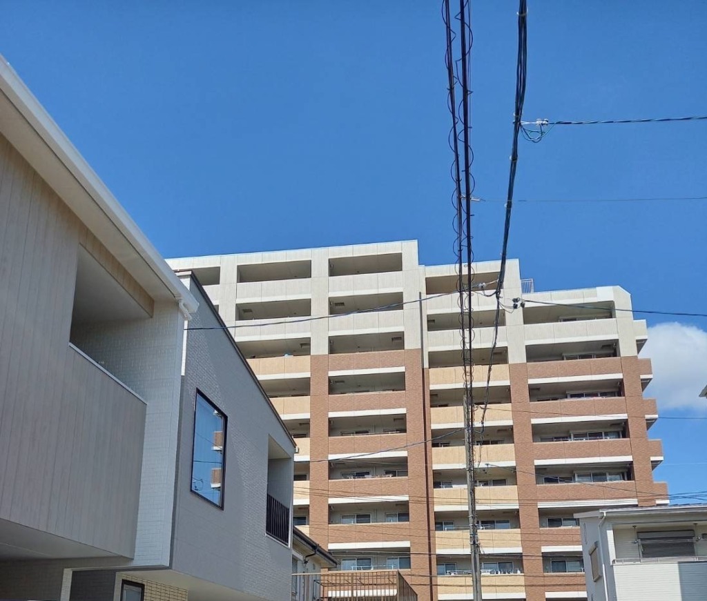 大府市のマンションが近い新築住宅で地上波アンテナ取り付け工事