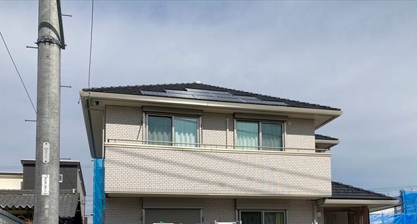 岐南町の太陽光パネルがある新築で屋根裏アンテナ取り付け工事