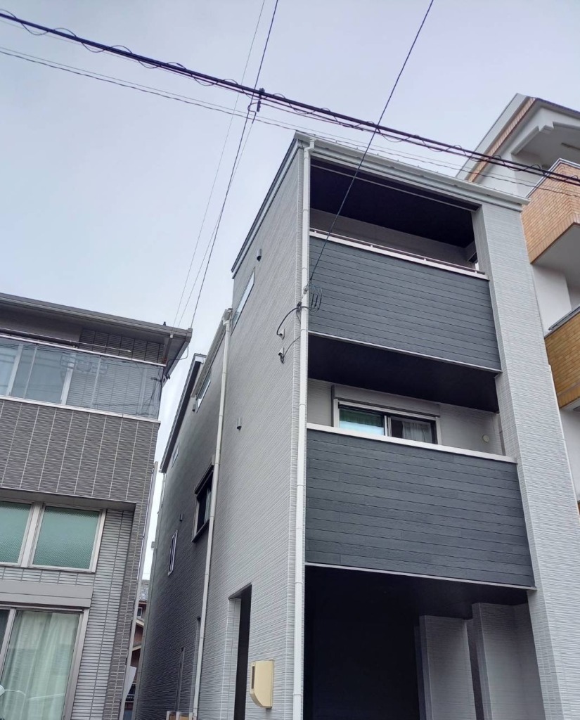 名古屋市中村区の3階建て新築にデザインアンテナ工事