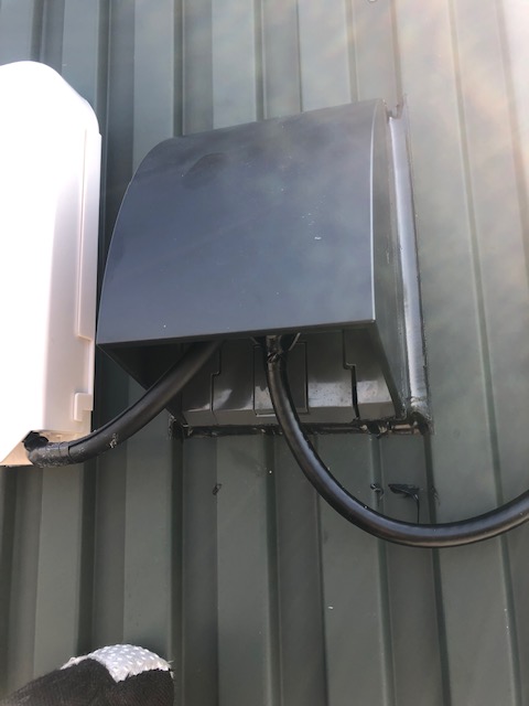犬山市の光仕様のガルバリウム外壁新築にテレビアンテナ取り付け工事