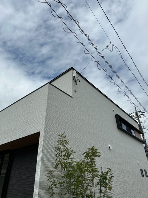 大治町の新築で目立たない小型デザインアンテナ壁面取り付け工事