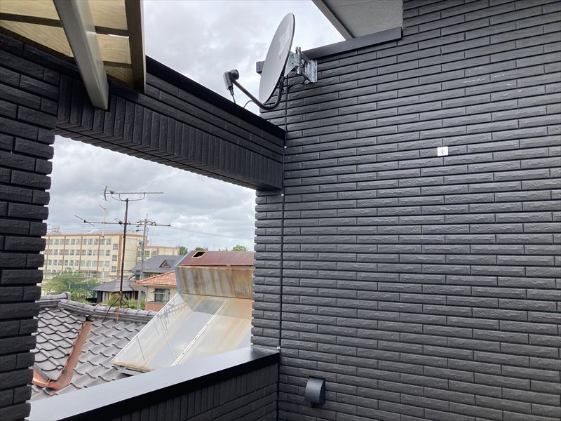 名古屋市港区のタイル外壁3階建て新築でのテレビアンテナ取り付け工事