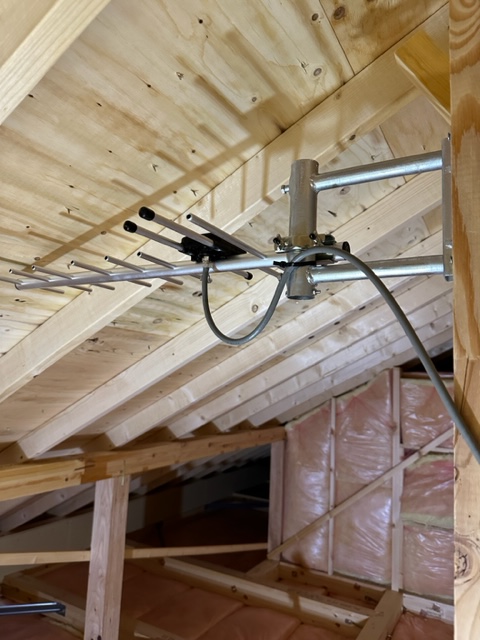 稲沢市松下の新築に台風でも安心の屋根裏テレビアンテナ取り付け工事