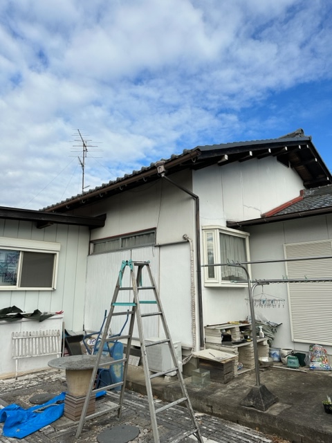 大野町桜大門の既存住宅でテレビ受信不良に伴うアンテナ交換工事