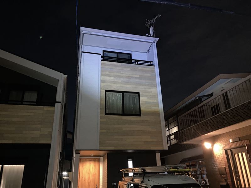 名古屋市熱田区一番の3階建て新築でのテレビアンテナ取り付け工事