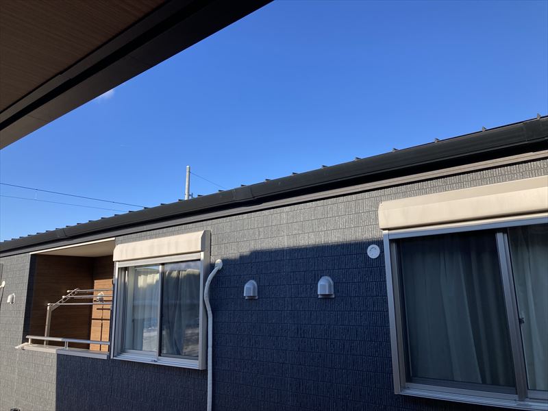 豊田市花園町の太陽光パネルのある新築での屋根裏アンテナ工事