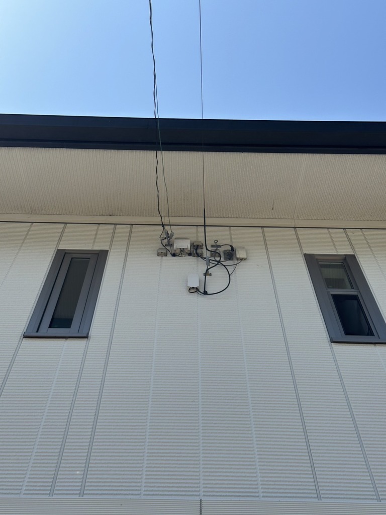 四日市市西松本町でケーブルテレビから屋根裏アンテナへの切り替え工事