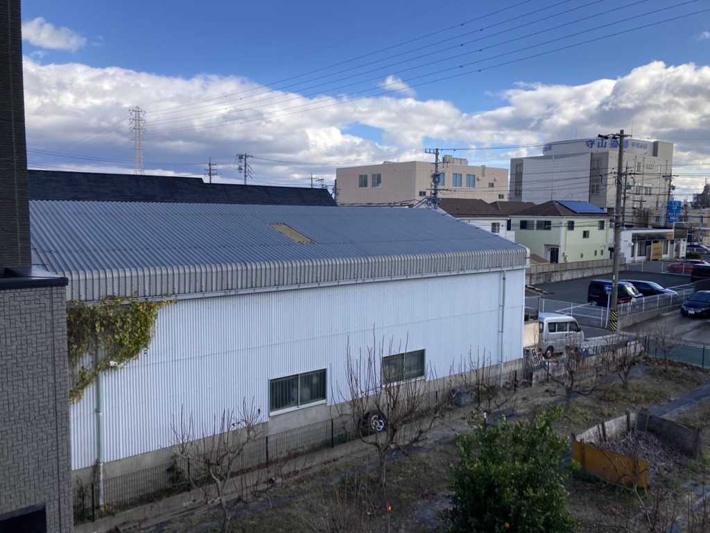 新年あけましておめでとうございます　名古屋市守山区小幡南の太陽光がある新築にデザインアンテナ壁面工事