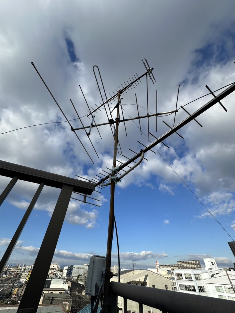 名古屋市中川区八熊通の3階建て既存住宅でケーブルテレビからアンテナへの切り替え工事