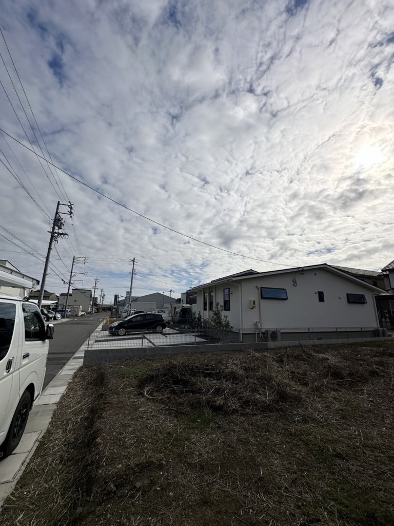 北名古屋市沖村の太陽光があるタイル外壁平屋新築での屋根裏アンテナ工事