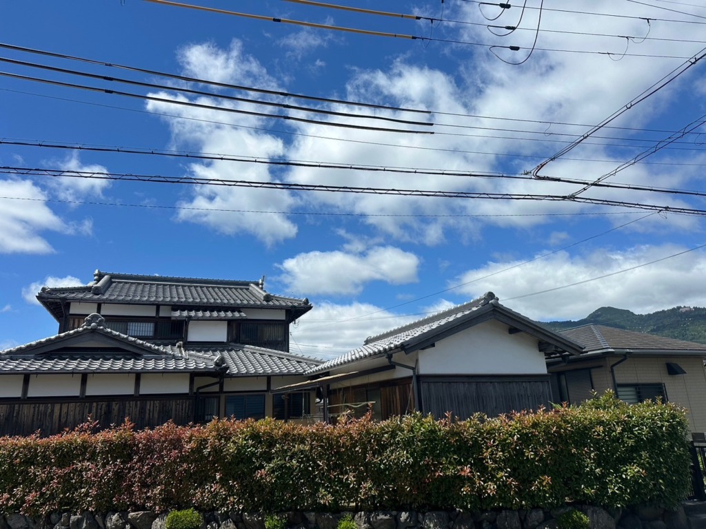 大津市比叡辻の新築に建物の外観が気にならない地上波デジタル放送 屋根裏アンテナ工事