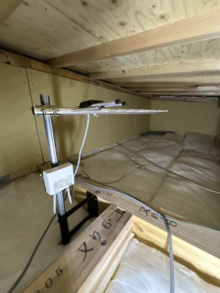 一宮市水附町の新築に建物の外観が気にならない地デジ屋根裏アンテナ工事