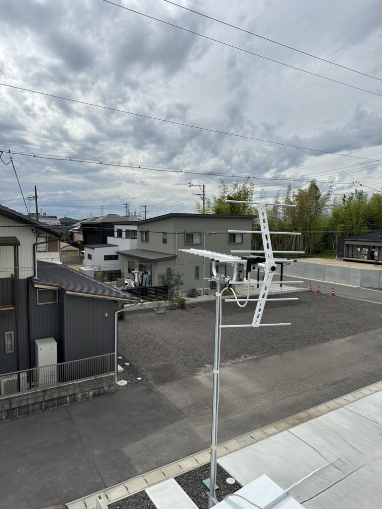 可児市下恵土の平屋住宅で八木式アンテナサイドベース工事