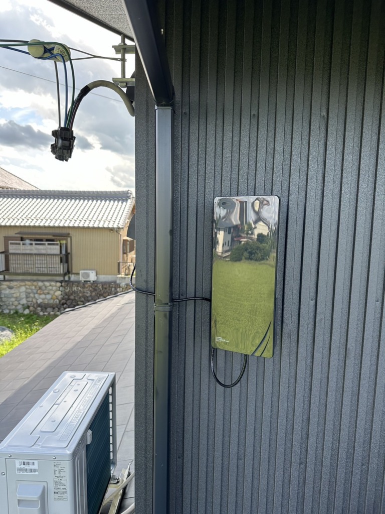 桑名市長島町小島のガルバリウム外壁新築で光仕様住宅でのデザインアンテナ壁面工事