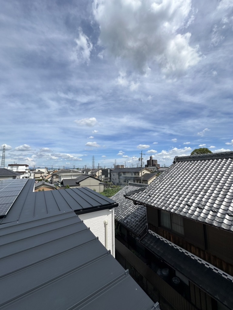 北名古屋市鹿田の光仕様住宅にデザインアンテナ壁面工事