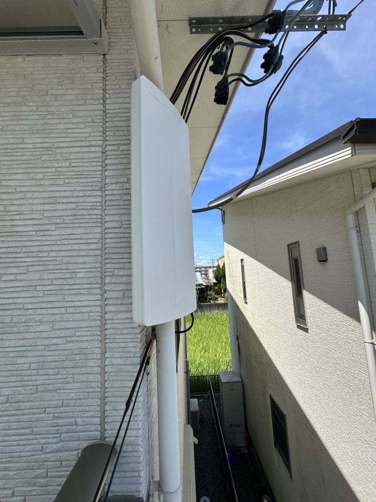 大垣市加賀野で地デジ受信不良により屋根裏アンテナへの交換工事