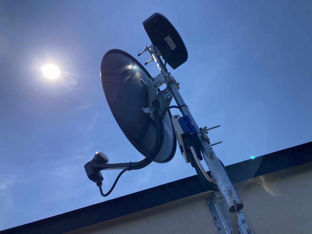 名古屋市名東区大針の光仕様の新築に4K8K対応BSと小型地デジアンテナ工事