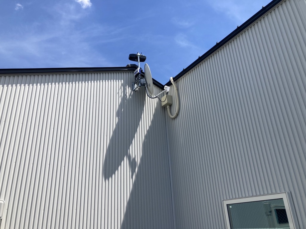 春日井市味美白山町の太陽光パネルがあるガルバリウム外壁新築でのテレビアンテナ工事