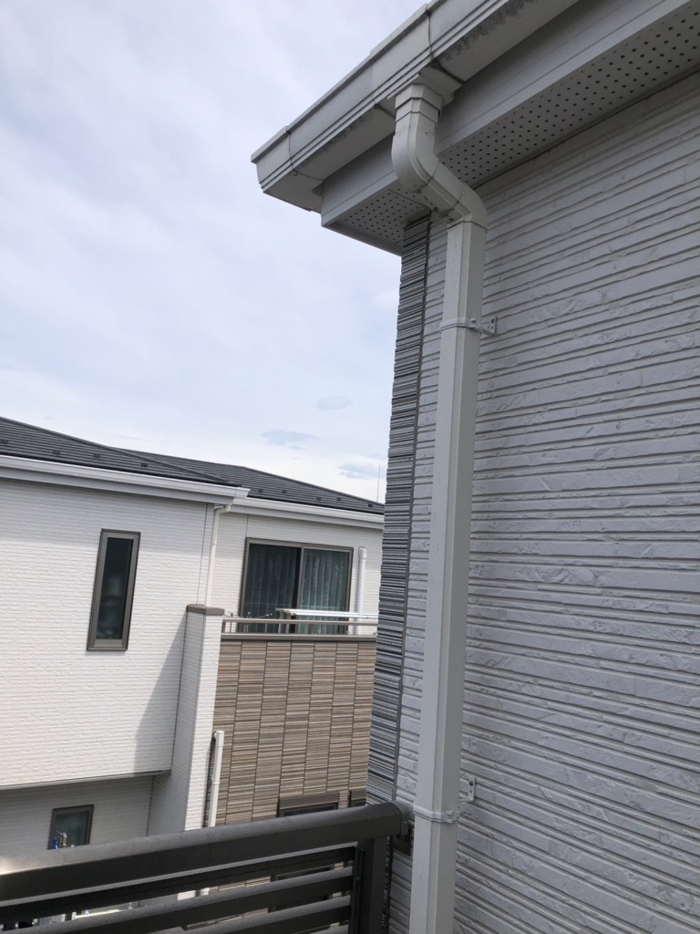 さいたま市浦和区岸町の3階建て住宅で光テレビから壁面デザインアンテナへの切り替え工事