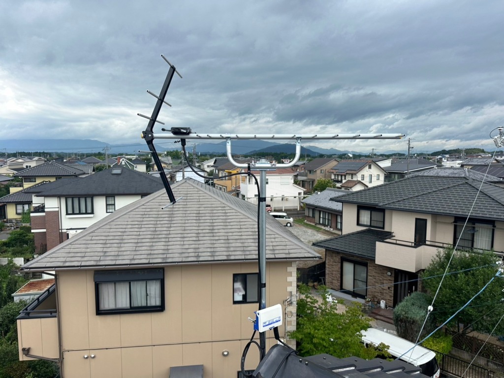 津市久居持川町の既存住宅で地上波デジタル放送八木式アンテナ工事