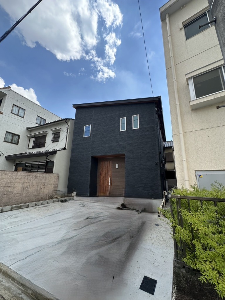 名古屋市西区城西の建物が多い地域での屋根裏アンテナ工事