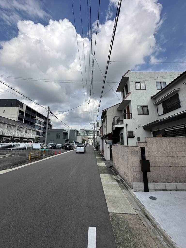 名古屋市西区城西の建物が多い地域での屋根裏アンテナ工事