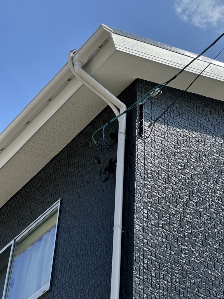 亀山市川合町のとても電波の弱い既存住宅での小型デザインアンテナサイドベース工事