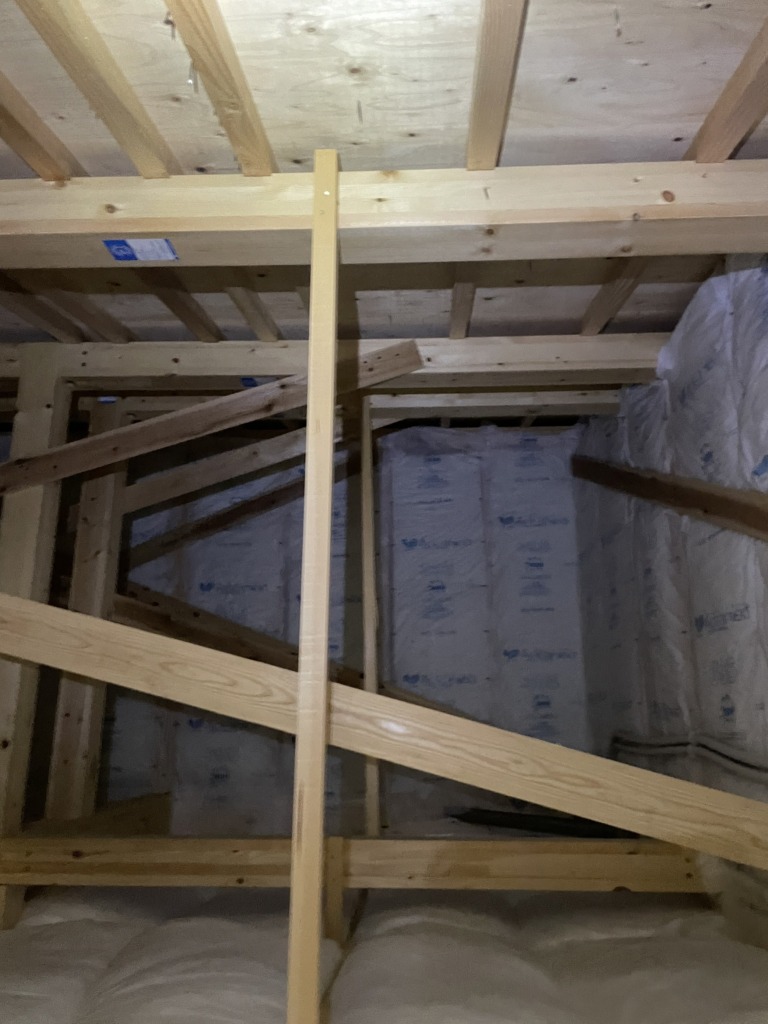 島本町桜井の新築に建物の外観を気にする必要のない地デジ屋根裏アンテナ工事