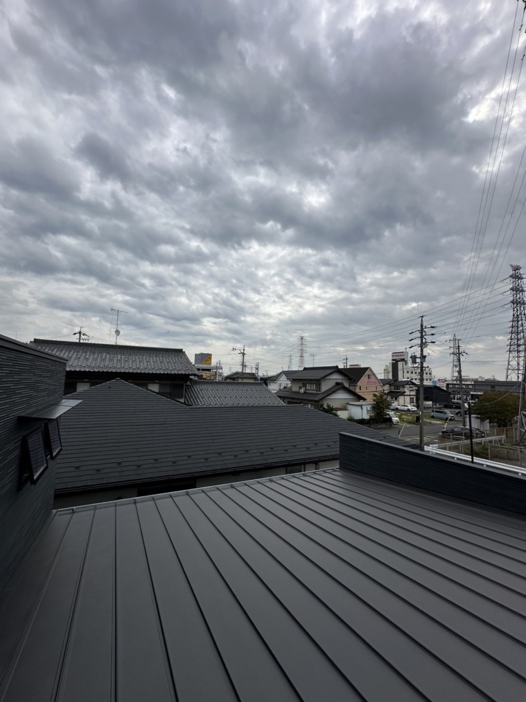 本巣郡北方町平成の新築に4K8K放送対応BSアンテナとデザインアンテナ壁面工事