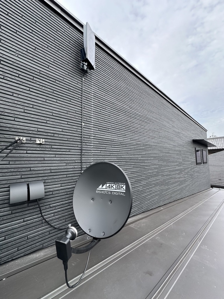 本巣郡北方町平成の新築に4K8K放送対応BSアンテナとデザインアンテナ壁面工事