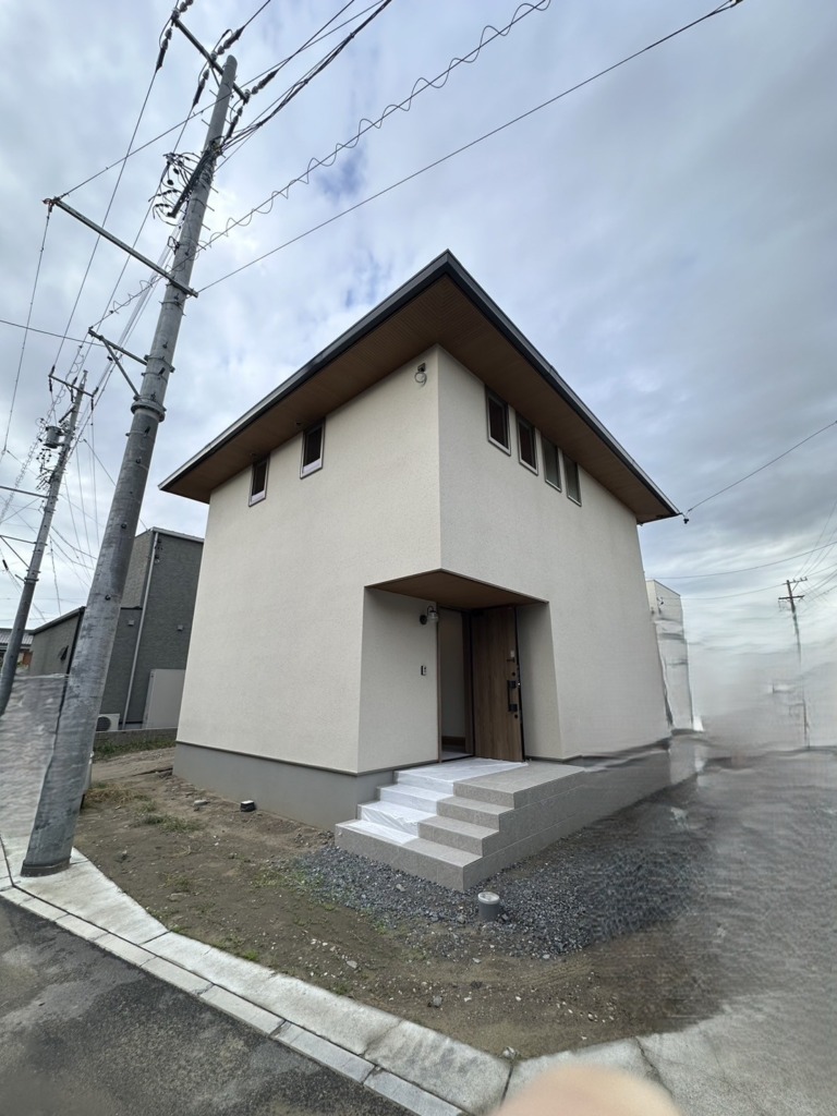 愛西市日置町の新築で外から見えない地上波デジタル放送　屋根裏アンテナ工事