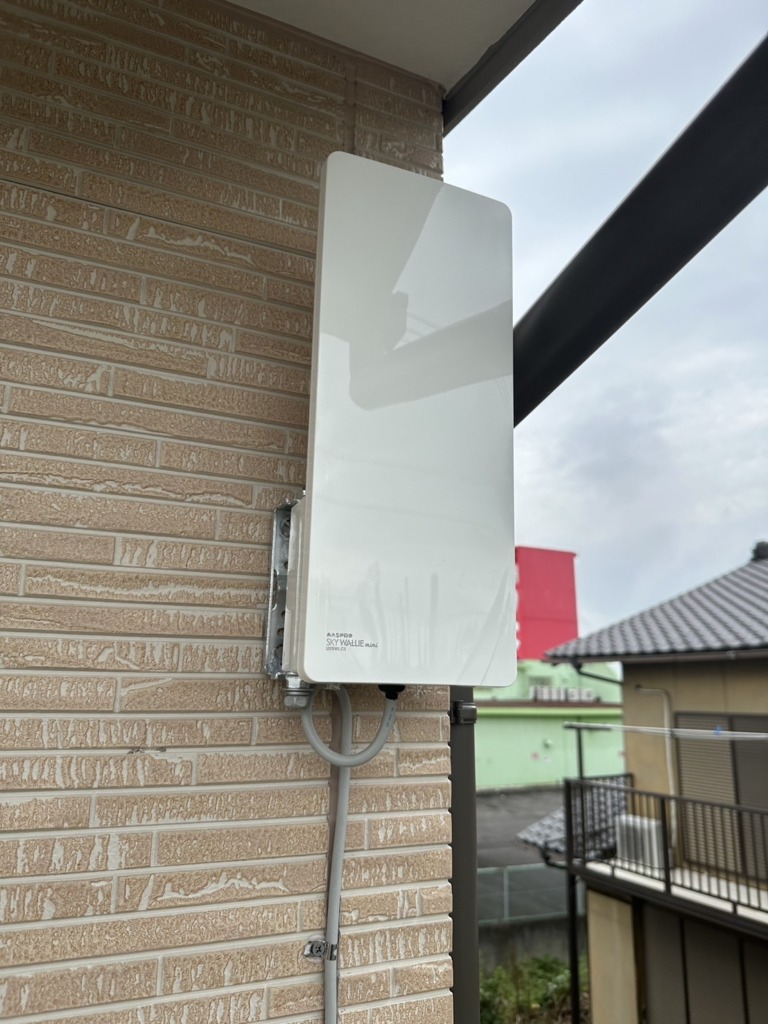 桑名市矢田の新築にお洒落なデザインアンテナ壁面工事