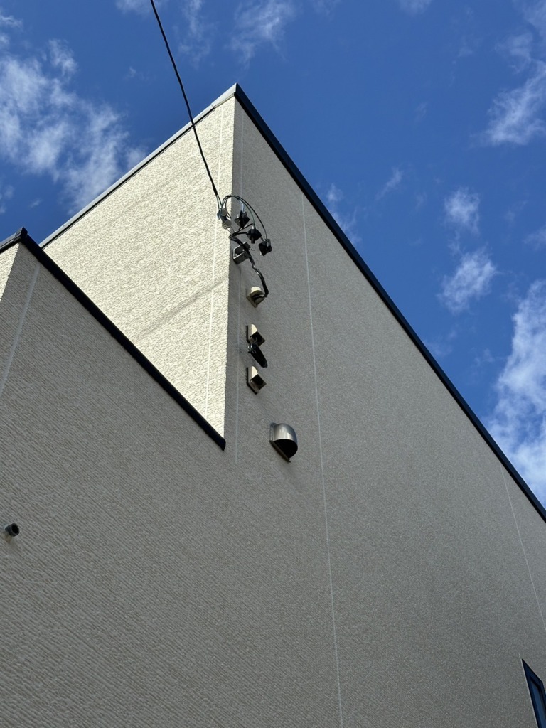 一宮市大江の建物が多い環境での地デジ屋根裏アンテナ工事