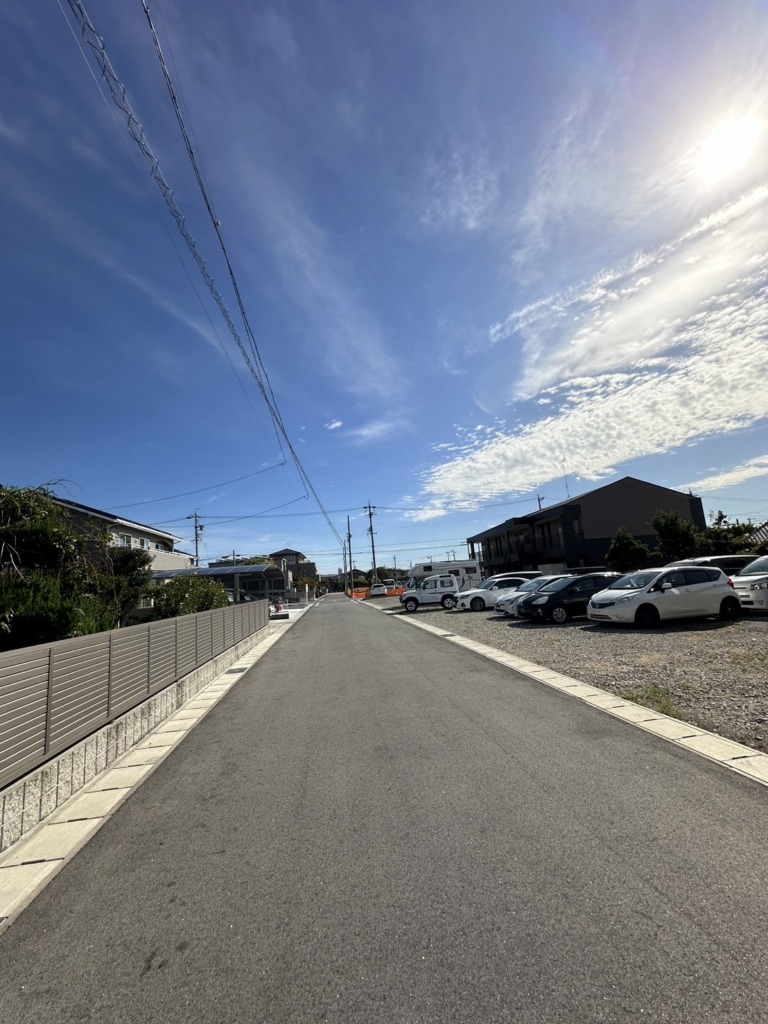 小牧市文津の塗り壁新築でのデザインアンテナ壁面工事