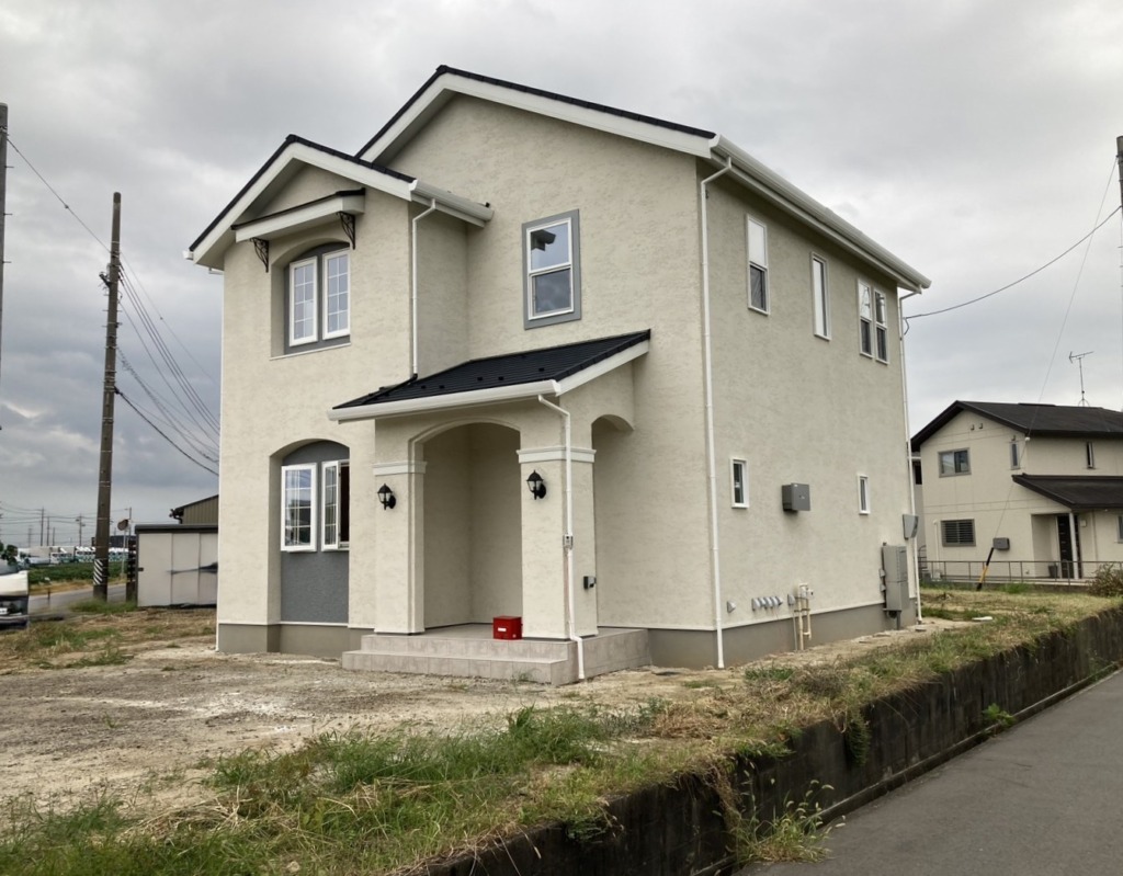 刈谷市小垣江町の光仕様住宅での地上波デジタル放送　屋根裏アンテナ工事