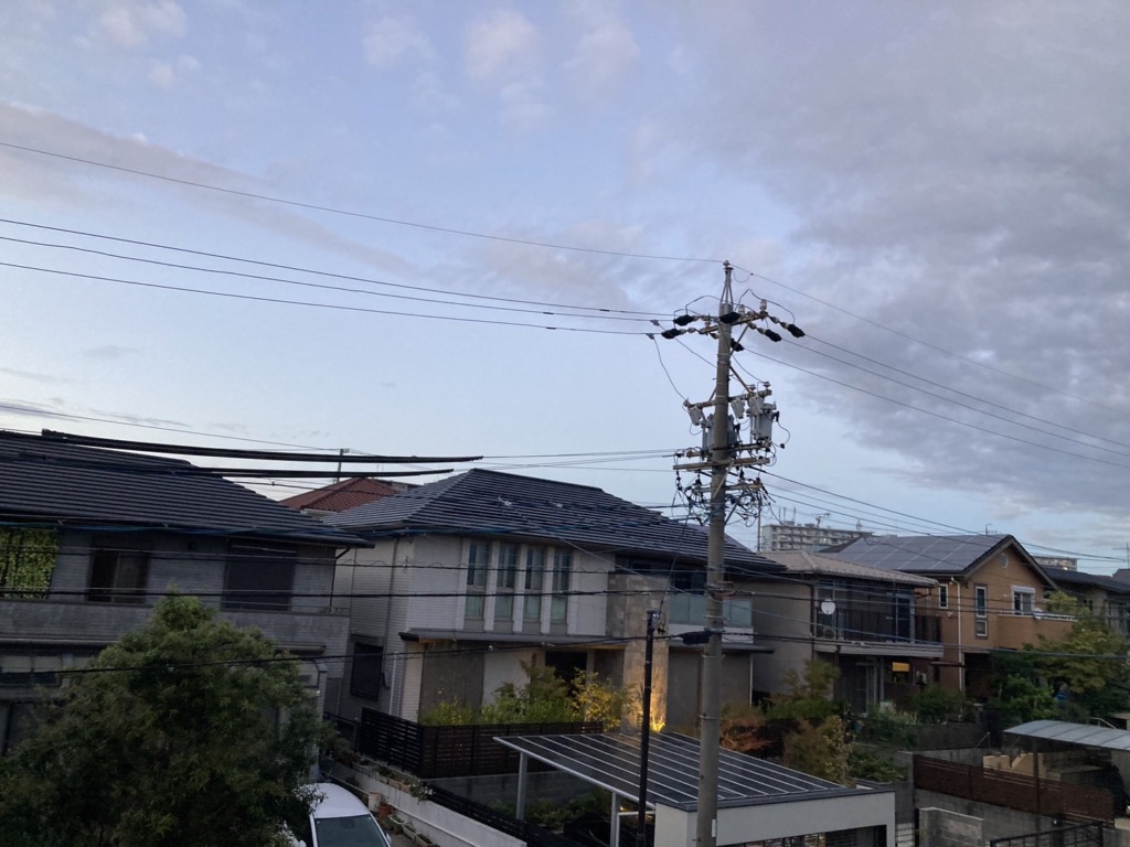 東郷町白鳥の光仕様新築での地上波デザインアンテナ壁面工事