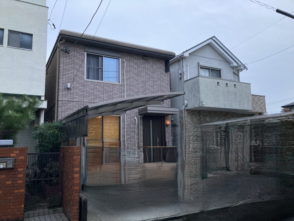 名古屋市昭和区長池町の購入したタイル外壁の既存住宅にデザインアンテナ壁面工事