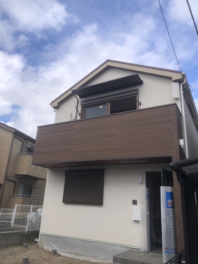稲城市矢野口の新築にお洒落なデザインアンテナ壁面工事