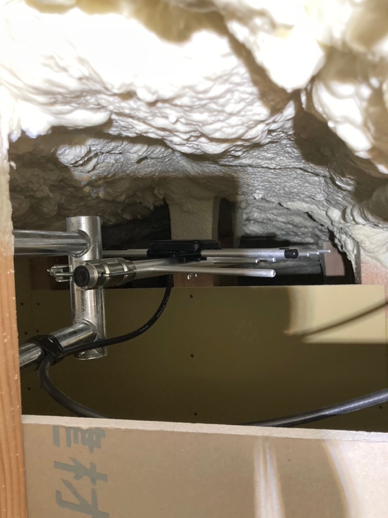 沼津市大諏訪の新築に建物の外観が気にならない地デジ屋根裏アンテナ工事