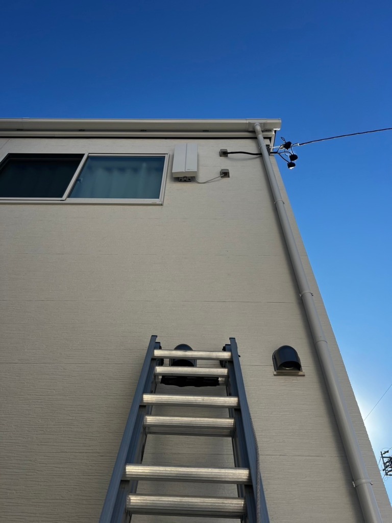 西尾市寺津の新築にお洒落なデザインアンテナ壁面工事