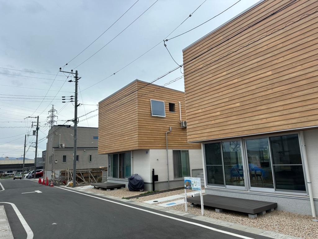 大津市穴太のとても狭い屋根裏での新築地上波デジタル放送アンテナ工事