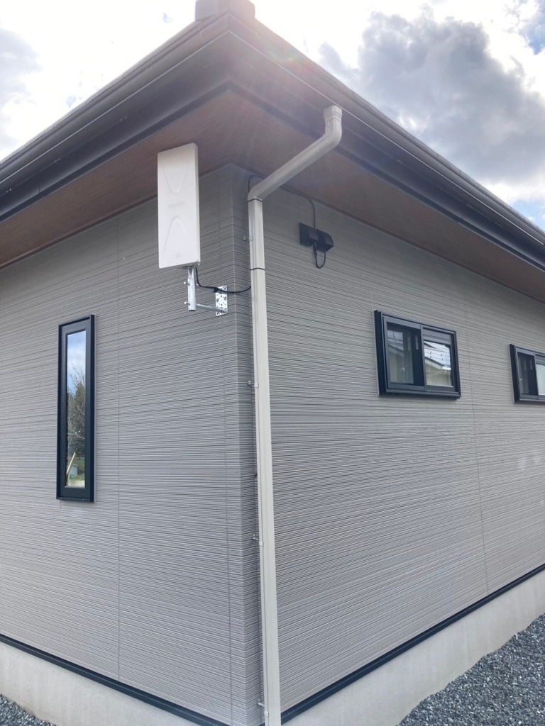 富士宮市上井出の平屋新築にお洒落なデザインアンテナ壁面工事