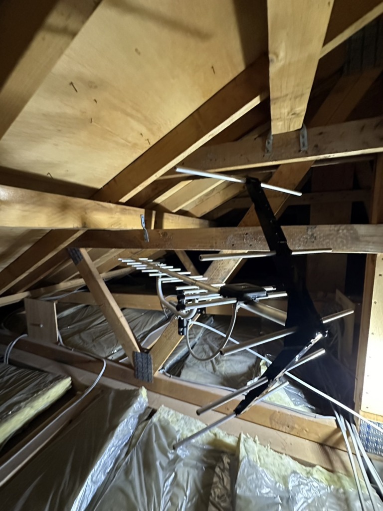 三重郡菰野町川北の既存住宅でテレビ受信不良修理