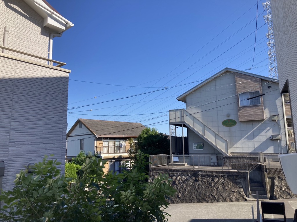 東海市加木屋町の新築での狭い屋根裏アンテナ工事