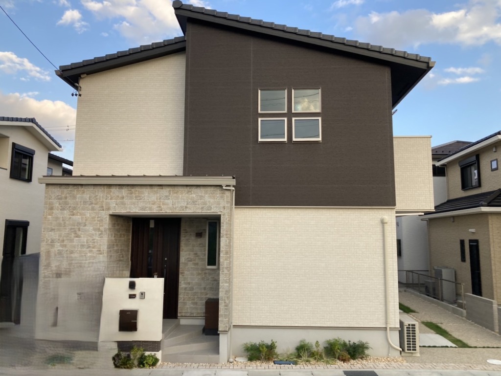 春日井市出川町の新築に外から見えない地デジ屋根裏アンテナ工事