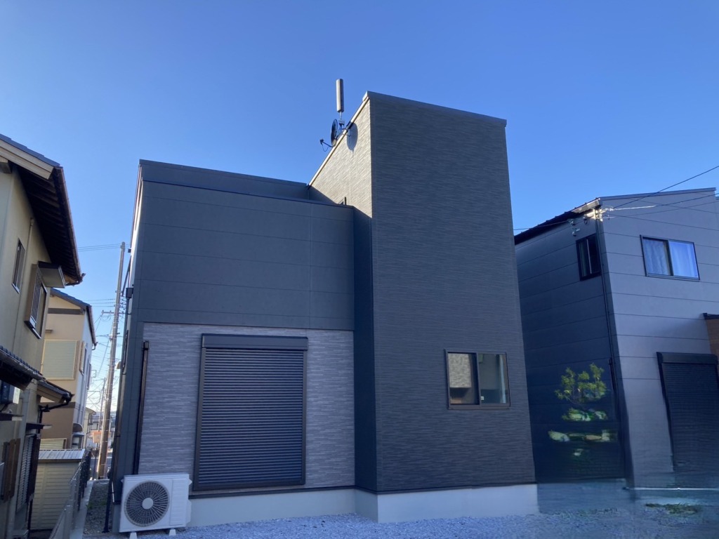 額田郡幸田町大草の太陽光パネルがある光仕様の新築に4K8K放送対応BSとユニコーンアンテナ工事