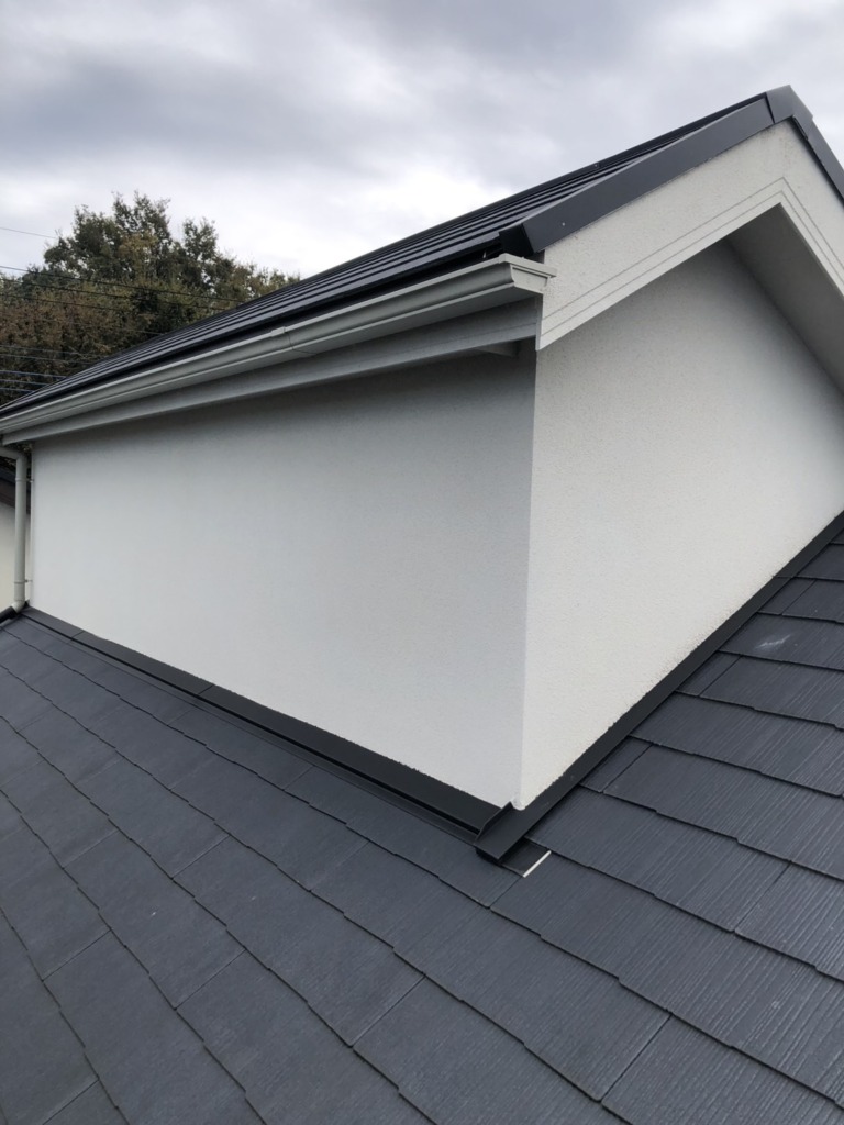 小平市御幸町の新築にお洒落なデザインアンテナ壁面工事